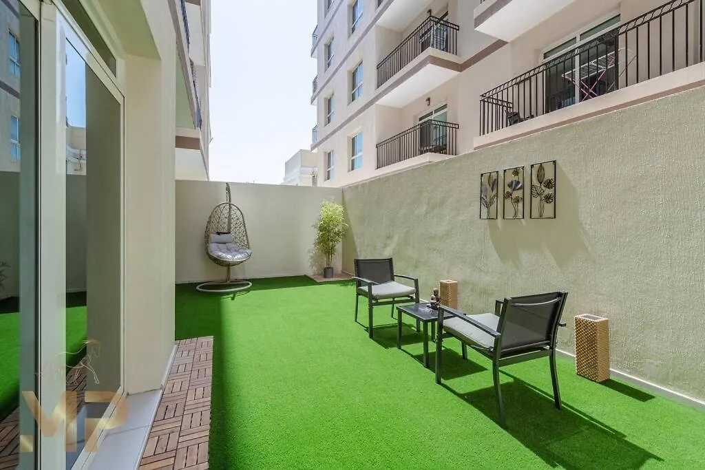 Marco Polo - Apartment With Garden, Spacious, Newly Furnished Dubai