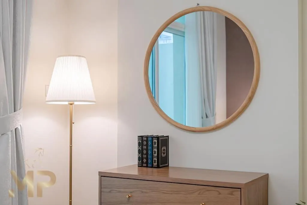 Marco Polo - Apartment With Garden, Spacious, Newly Furnished Dubai