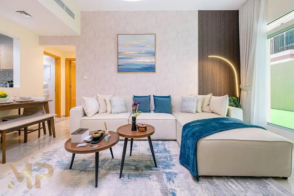 Marco Polo - Apartment With Garden, Spacious, Newly Furnished Dubai