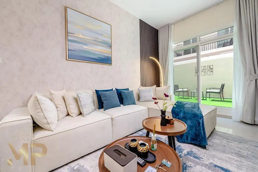 Marco Polo - Apartment With Garden, Spacious, Newly Furnished Dubai