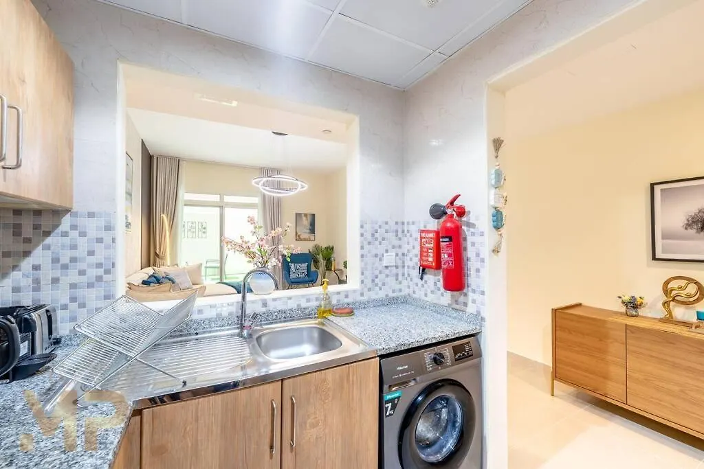 Marco Polo - Apartment With Garden, Spacious, Newly Furnished Dubai 0*,