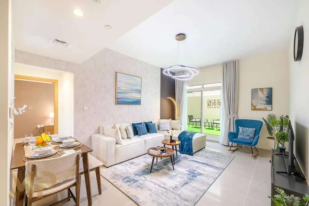Marco Polo - Apartment With Garden, Spacious, Newly Furnished Dubai